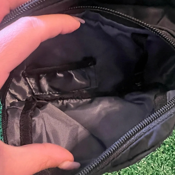 ADIDAS belt bag! - Picture 3 of 5